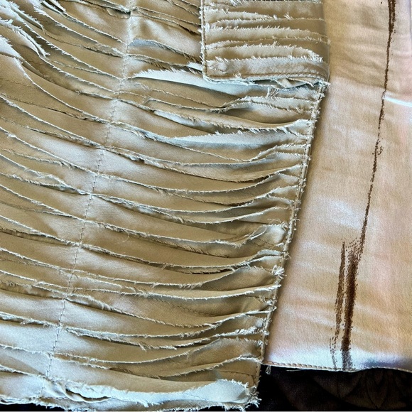 Silver / Champagne Metallic Textured “Ruffle” 3/4 Sleeve Blazer - Picture 5 of 9